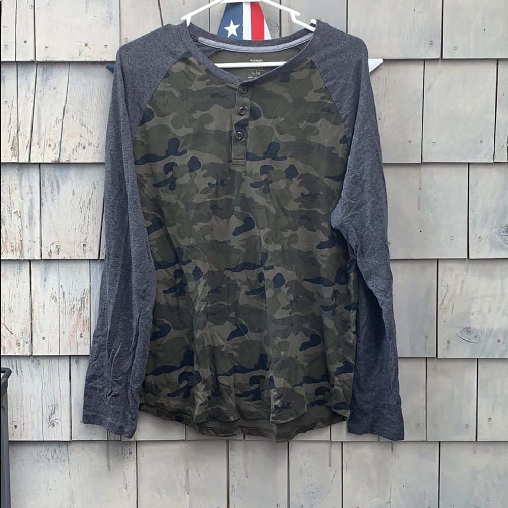 Old Navy men’s L long sleeve with buttons SOFT